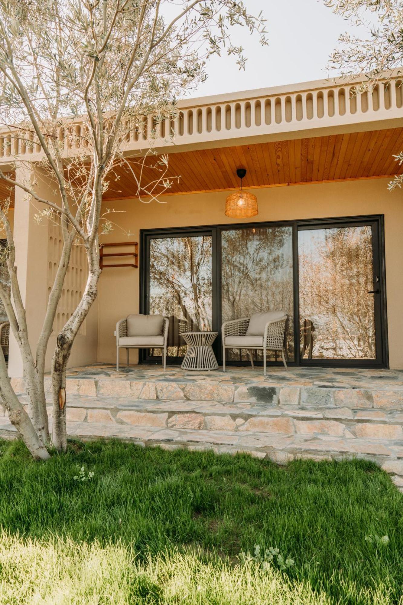 Doors Urla Hotel & Bungalows Izmir Exterior photo